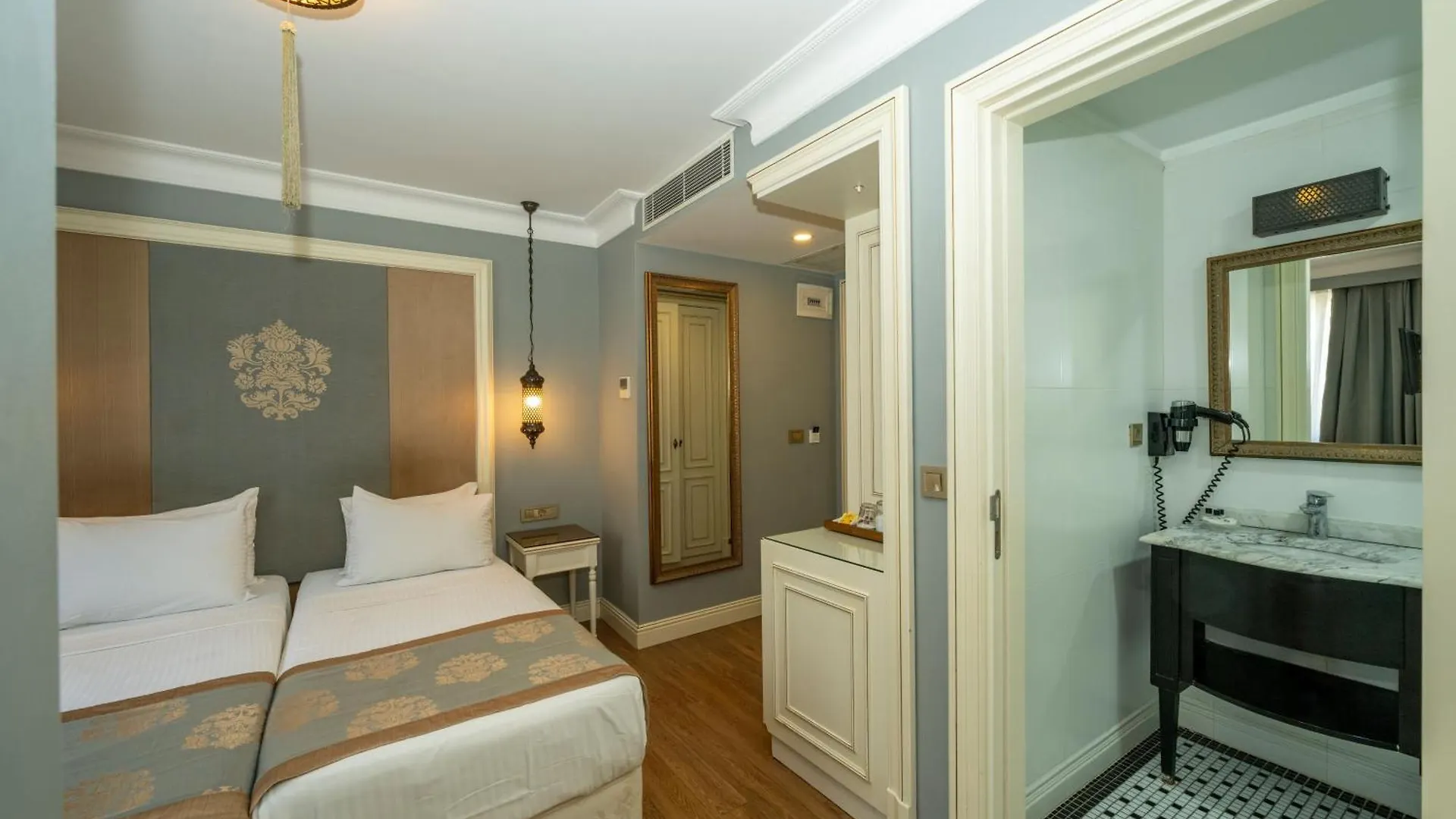 Raymond Blue Hotel Стамбул 3*,  Турция