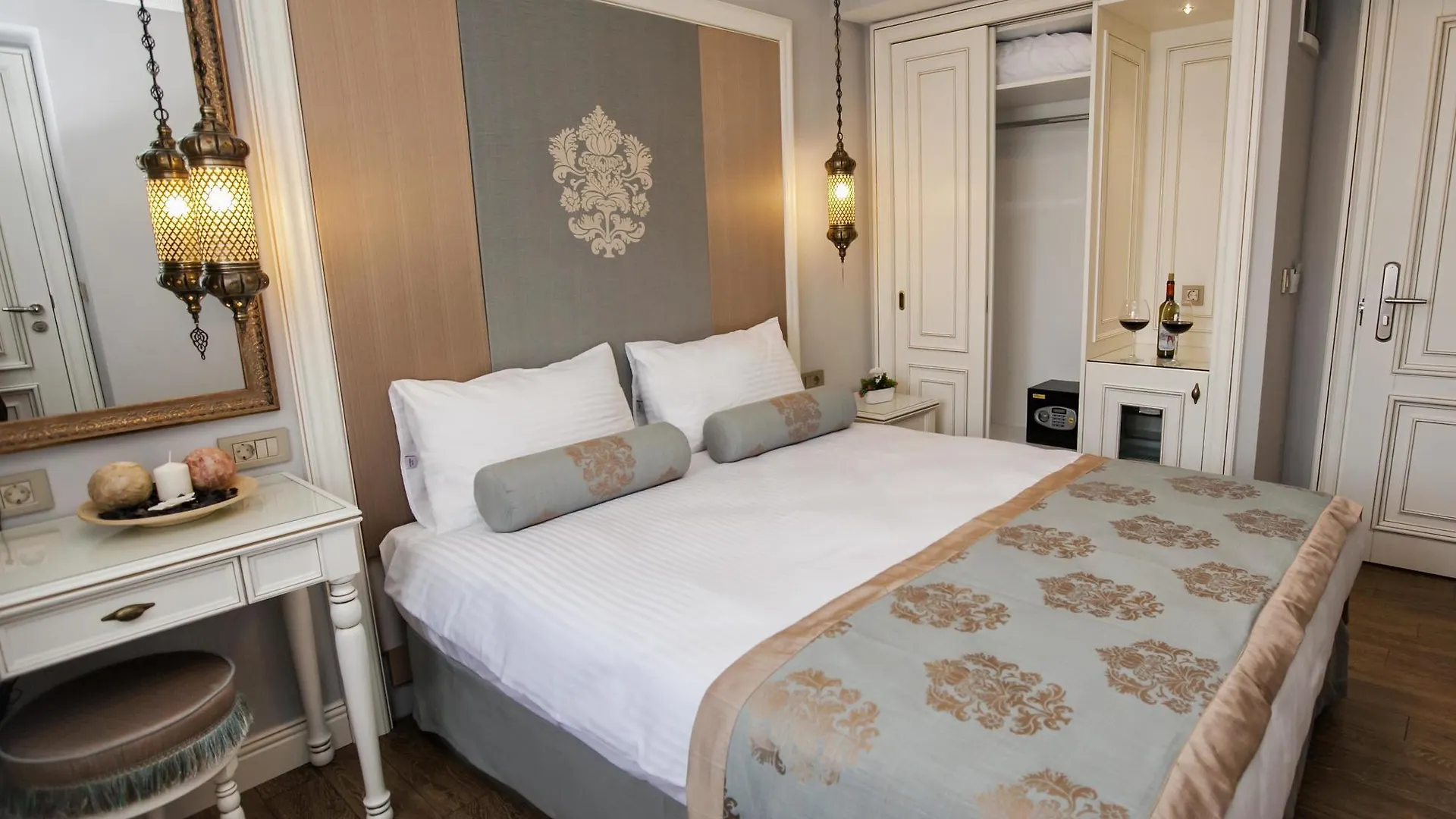Raymond Blue Hotel Стамбул
